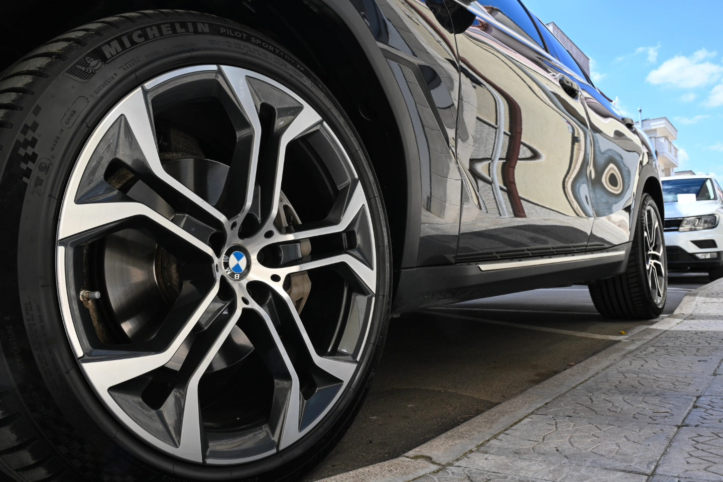 ๐๐๐ ๐6 xDrive 30D xLine