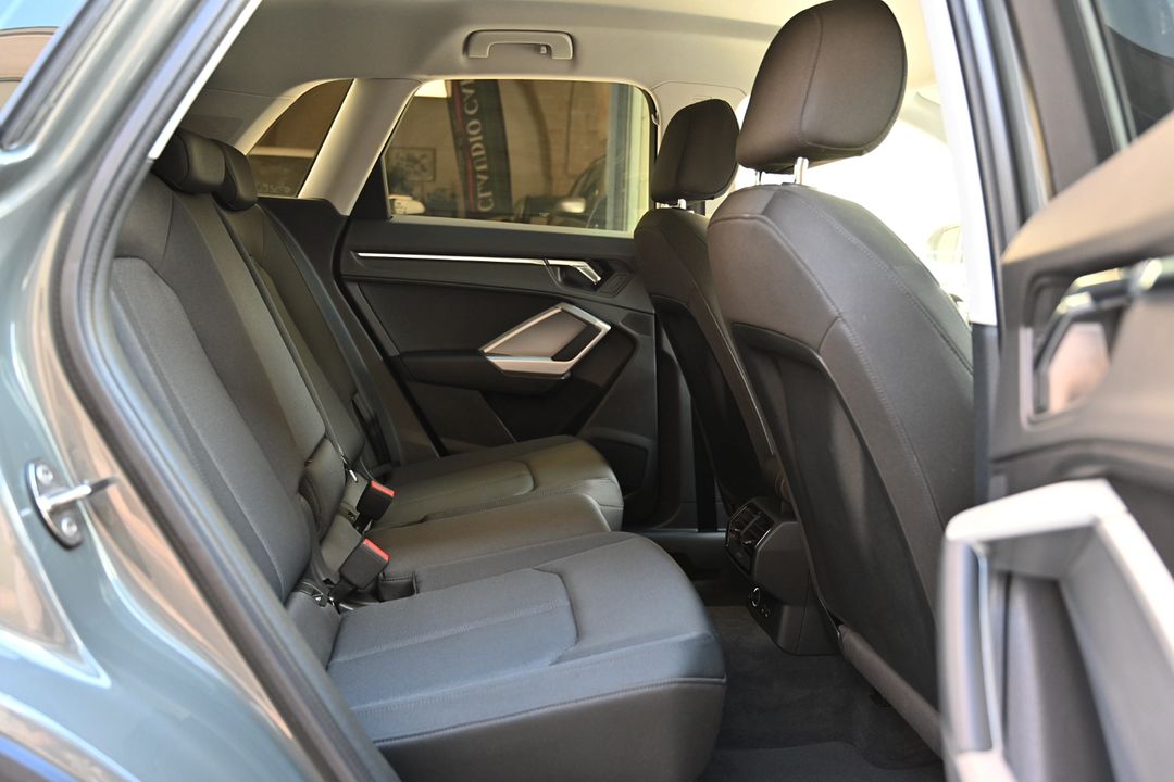 𝐀𝐔𝐃𝐈 𝐐3  35 TDi S-Tronic
