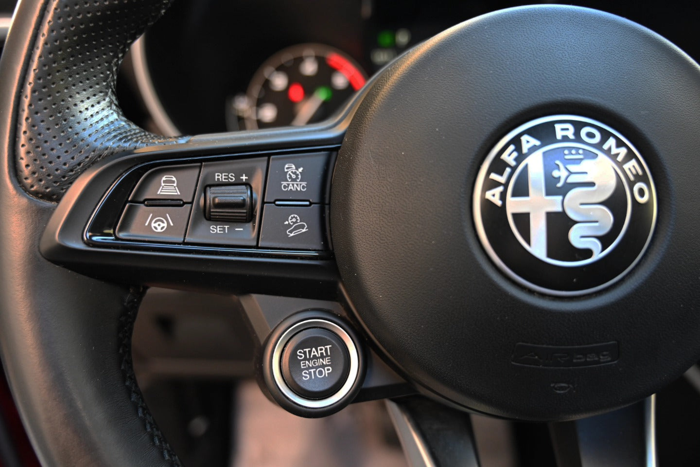🚫𝗣𝗥𝗘𝗡𝗢𝗧𝗔𝗧𝗔🚫
𝐀𝐥𝐟𝐚 𝐑𝐨𝐦𝐞𝐨 𝐒𝐓𝐄𝐋𝐕𝐈𝐎 190cv Q4