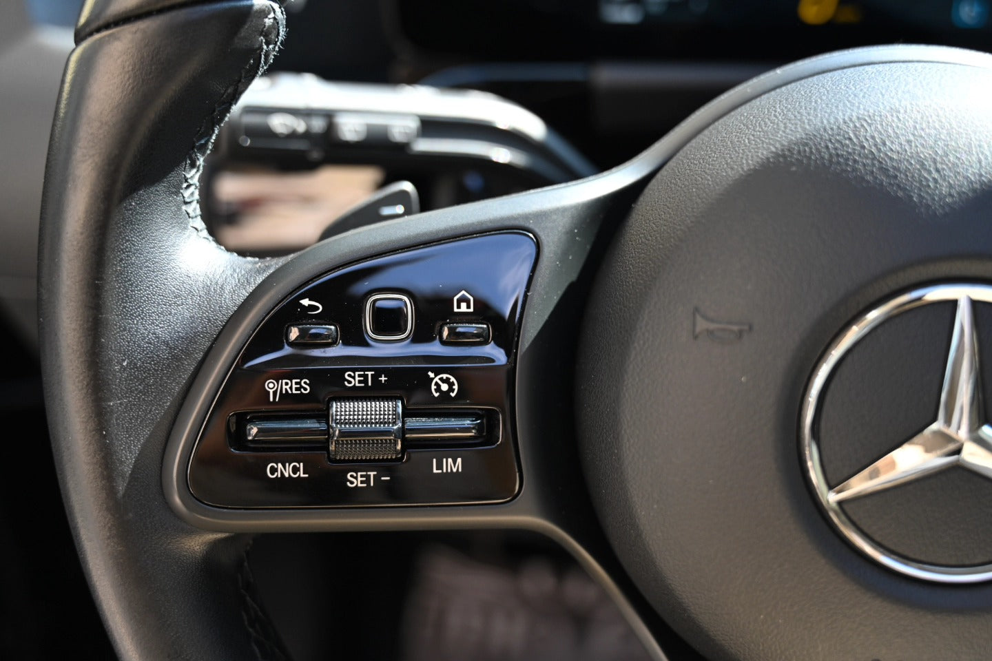 𝐌𝐞𝐫𝐜𝐞𝐝𝐞𝐬-𝐛𝐞𝐧𝐳 𝐆𝐋𝐀 200D TETTO PANORAMA