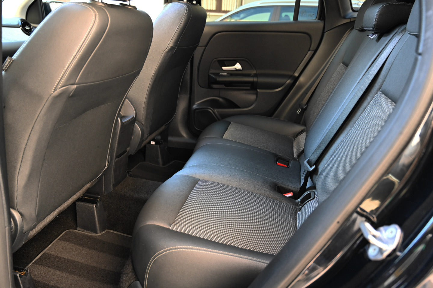 𝐌𝐞𝐫𝐜𝐞𝐝𝐞𝐬-𝐛𝐞𝐧𝐳 𝐆𝐋𝐀 200D TETTO PANORAMA