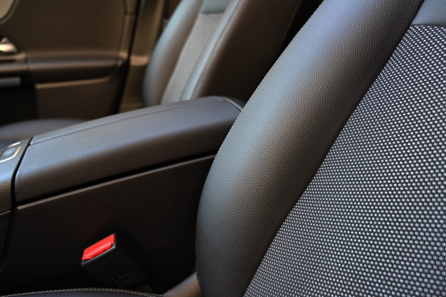 𝐌𝐞𝐫𝐜𝐞𝐝𝐞𝐬-𝐛𝐞𝐧𝐳 𝐆𝐋𝐀 200D TETTO PANORAMA