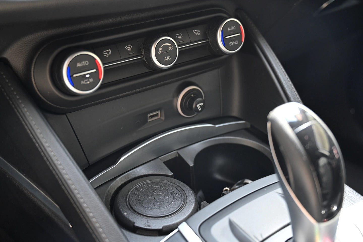 𝐀𝐥𝐟𝐚 𝐑𝐨𝐦𝐞𝐨 𝐒𝐓𝐄𝐋𝐕𝐈𝐎 210cv Q4