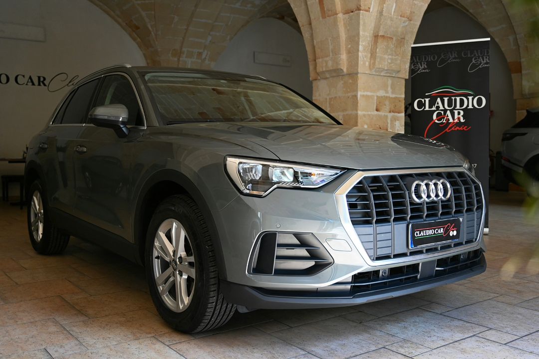 𝐀𝐔𝐃𝐈 𝐐3  35 TDi S-Tronic