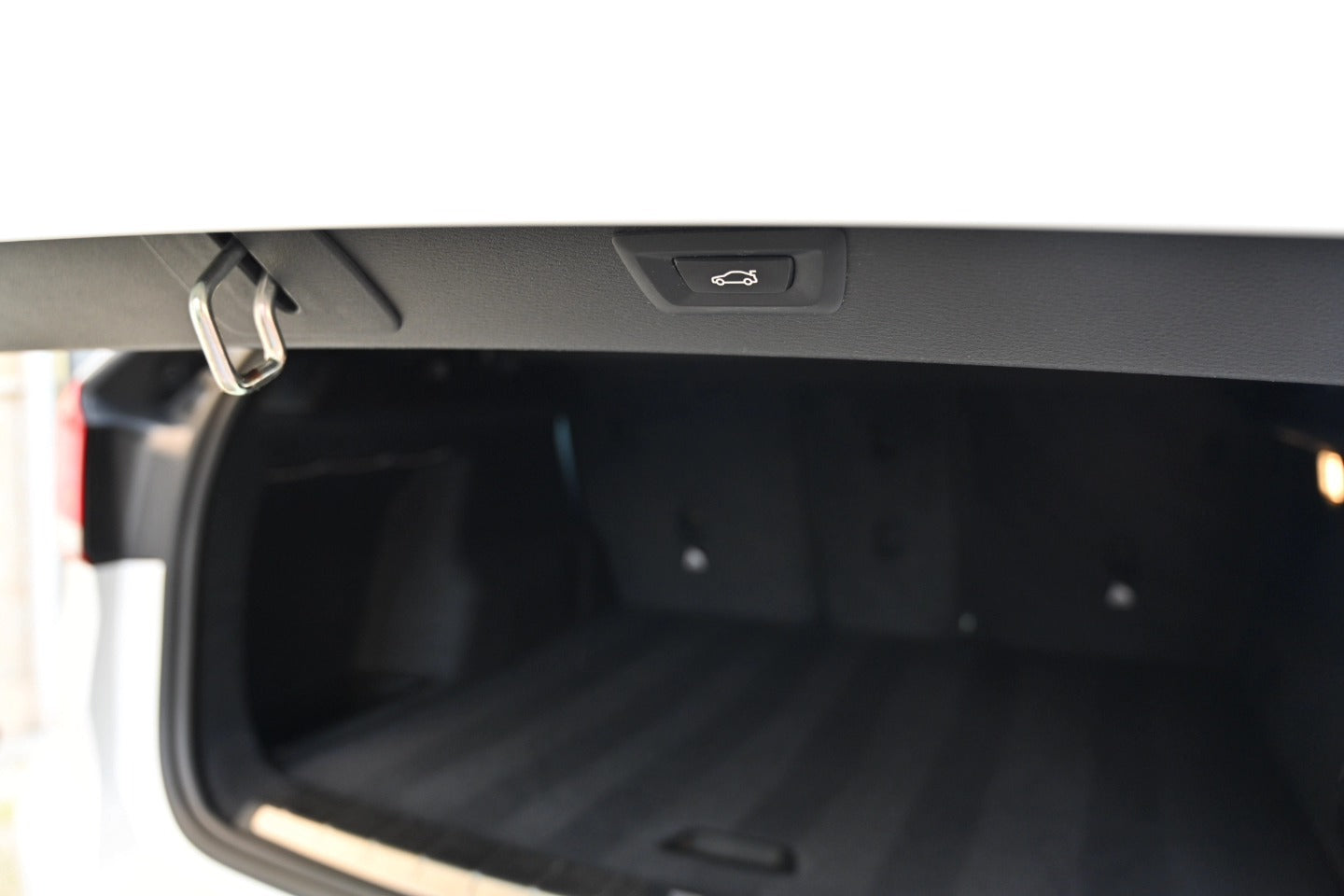 𝐁𝐌𝐖 𝐗1 xDrive 18d Advantage