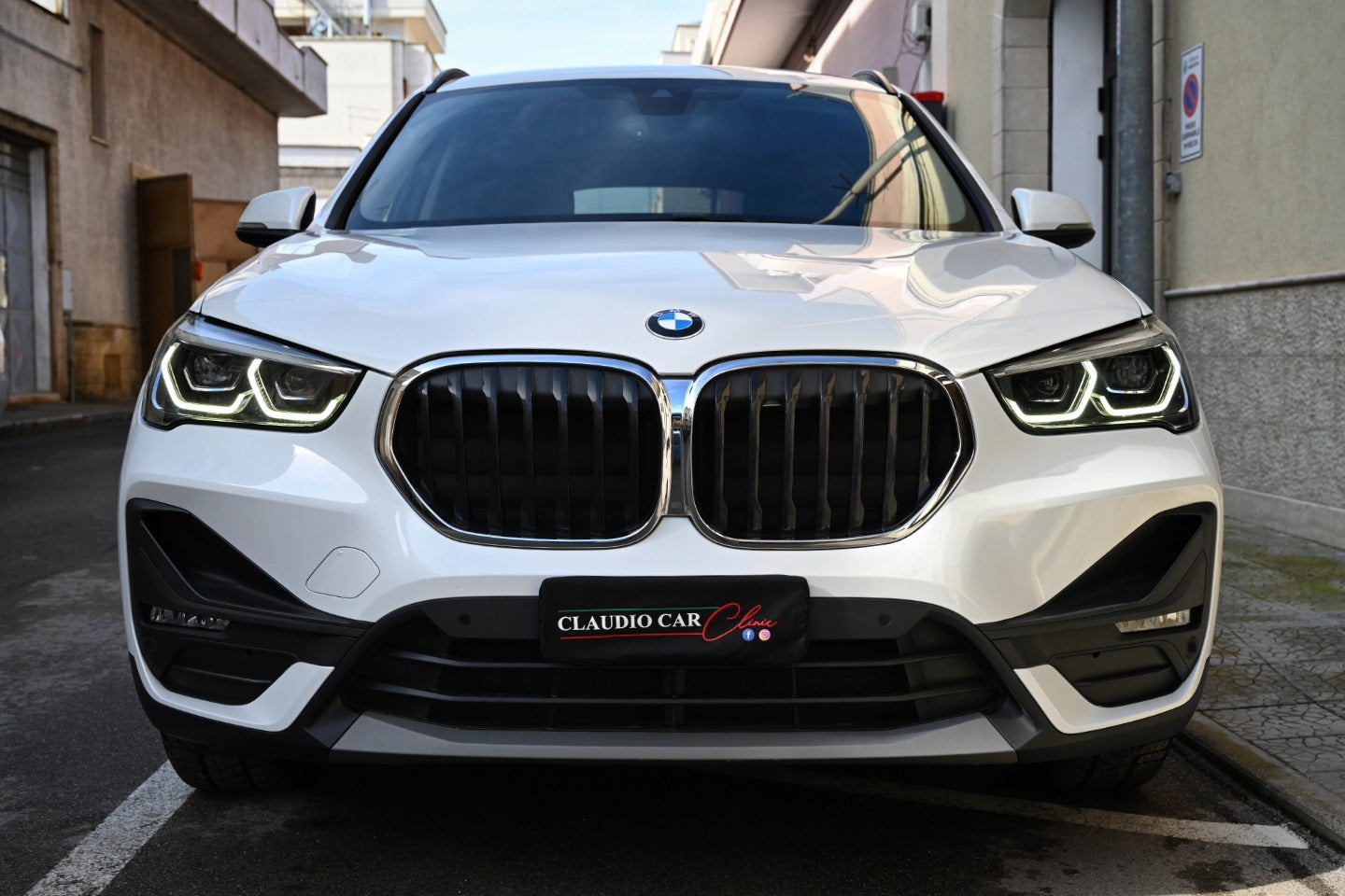 𝐁𝐌𝐖 𝐗1 xDrive 18d Advantage