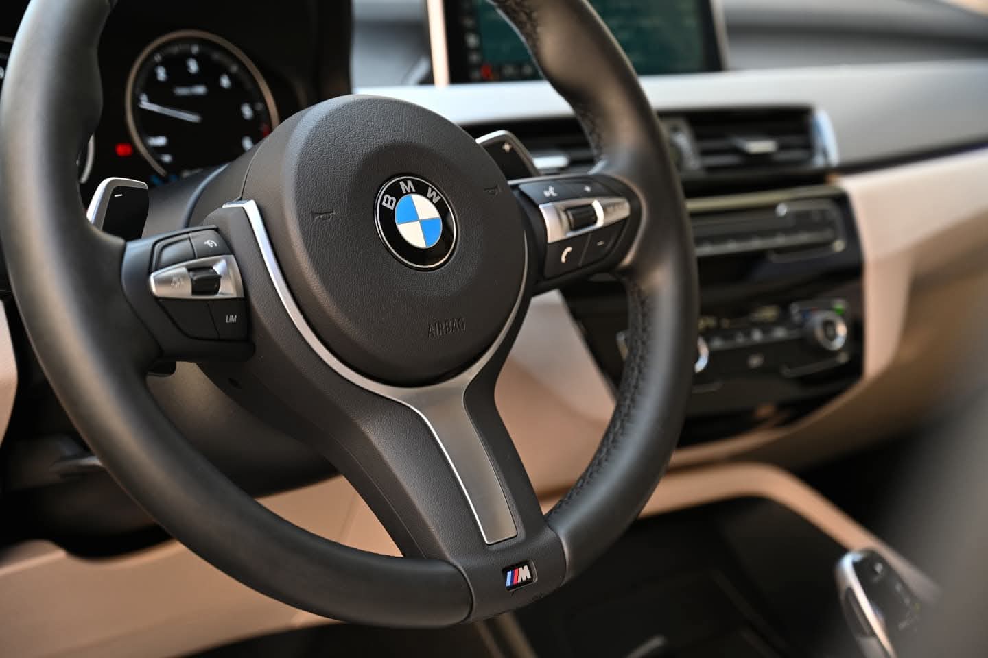 🚫𝗣𝗥𝗘𝗡𝗢𝗧𝗔𝗧𝗔🚫
𝐁𝐌𝐖 𝐗1 SDrive 20D 190cv