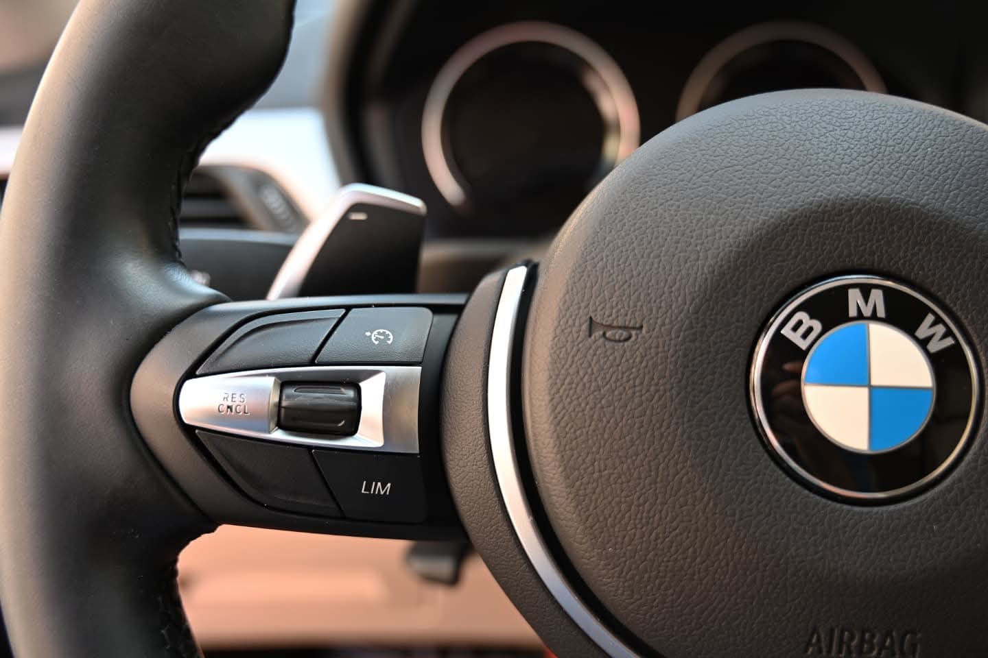 🚫𝗣𝗥𝗘𝗡𝗢𝗧𝗔𝗧𝗔🚫
𝐁𝐌𝐖 𝐗1 SDrive 20D 190cv
