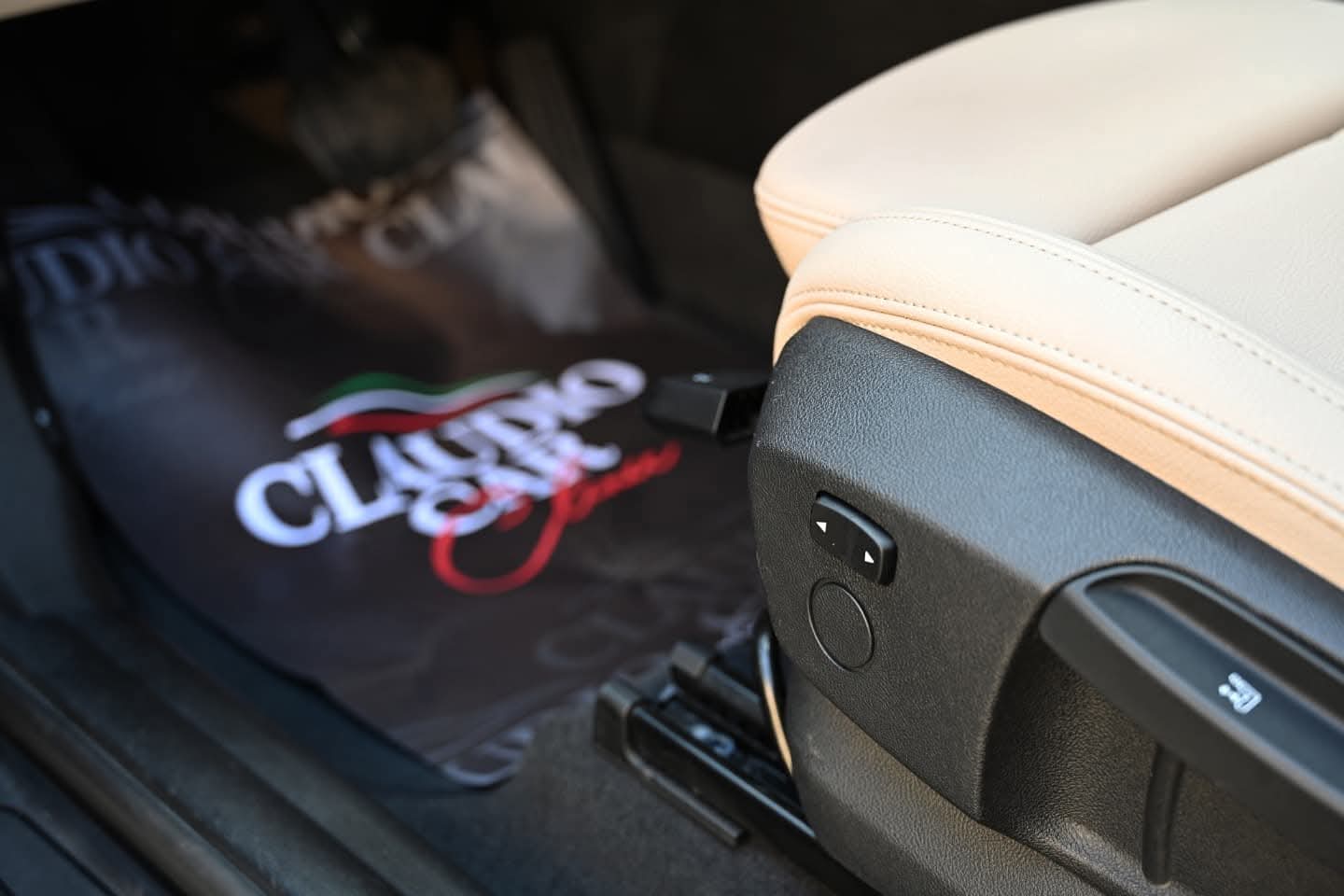 🚫𝗣𝗥𝗘𝗡𝗢𝗧𝗔𝗧𝗔🚫
𝐁𝐌𝐖 𝐗1 SDrive 20D 190cv