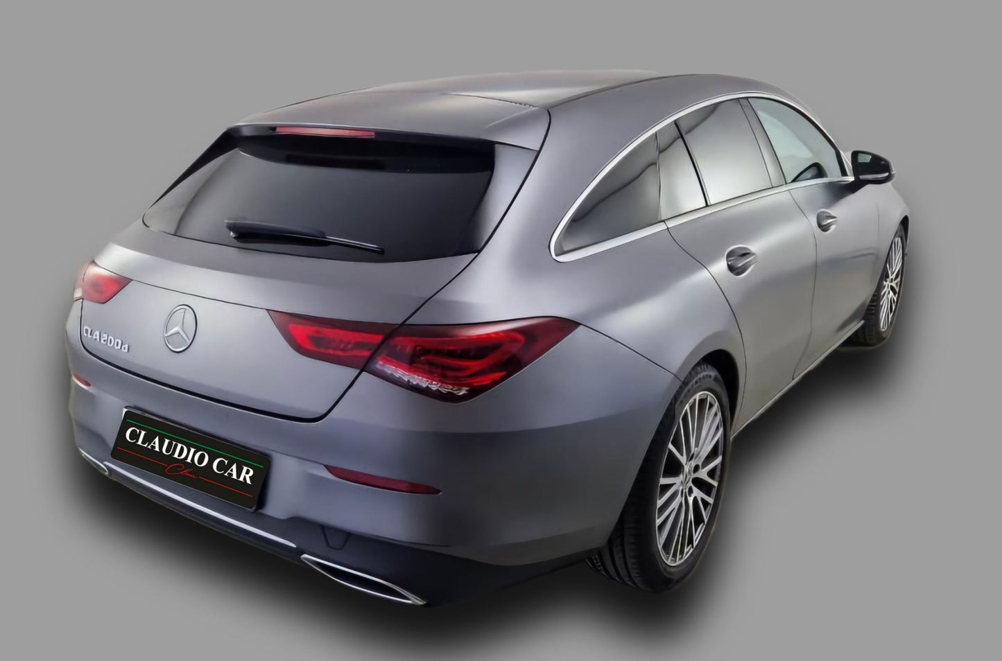 𝐌𝐞𝐫𝐜𝐞𝐝𝐞𝐬-𝐛𝐞𝐧𝐳 𝐂𝐋𝐀 shooting brake 200D