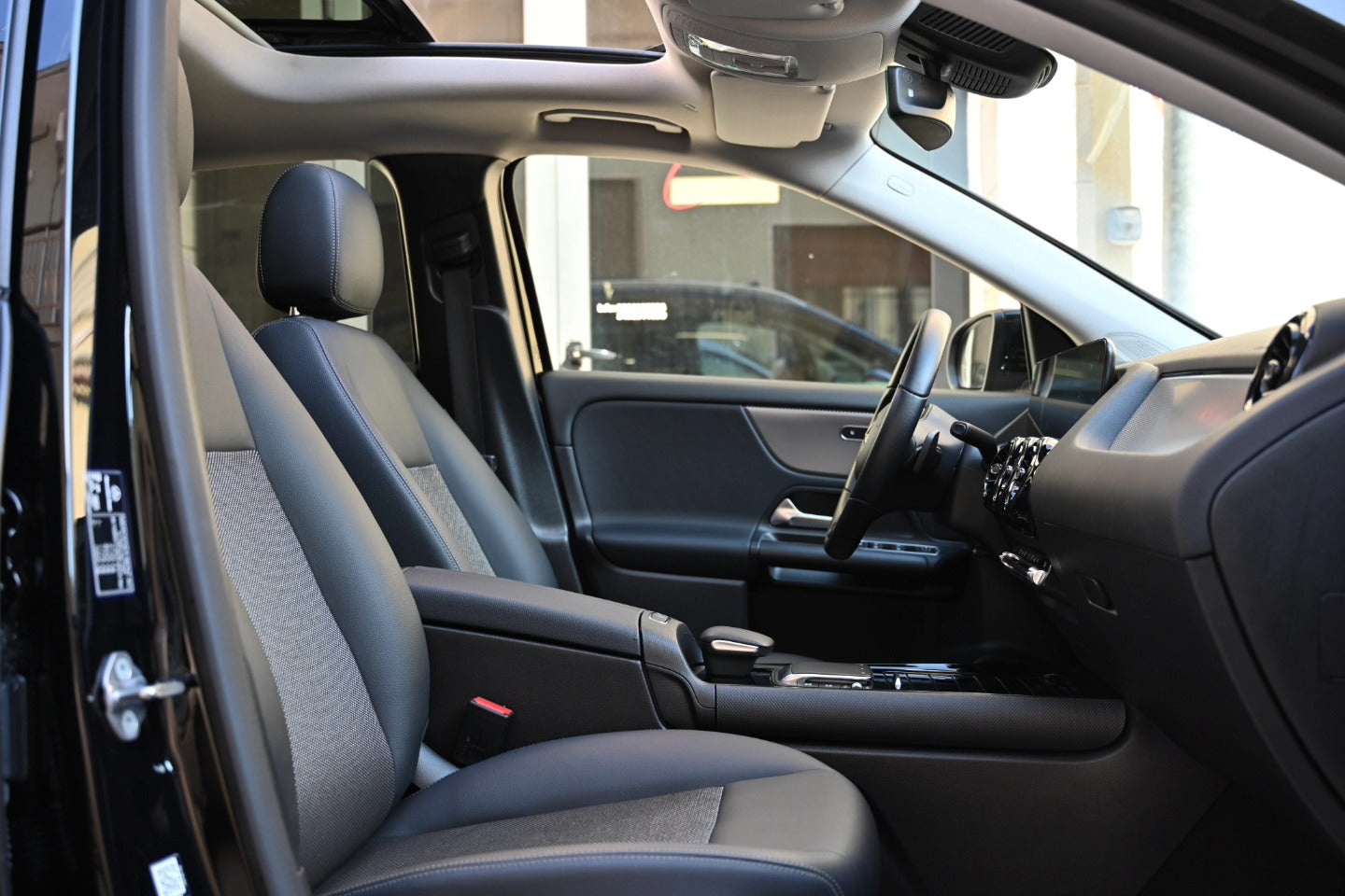 𝐌𝐞𝐫𝐜𝐞𝐝𝐞𝐬-𝐛𝐞𝐧𝐳 𝐆𝐋𝐀 200D TETTO PANORAMA