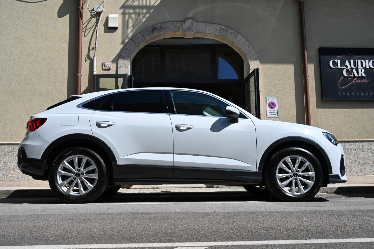 𝐀𝐔𝐃𝐈 𝐐3 Sportback