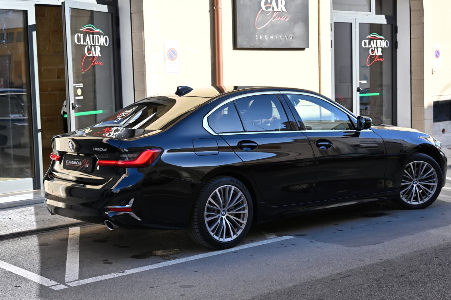 𝗕𝗠𝗪 𝗦𝗘𝗥𝗜𝗘 𝟯 320D Sedan