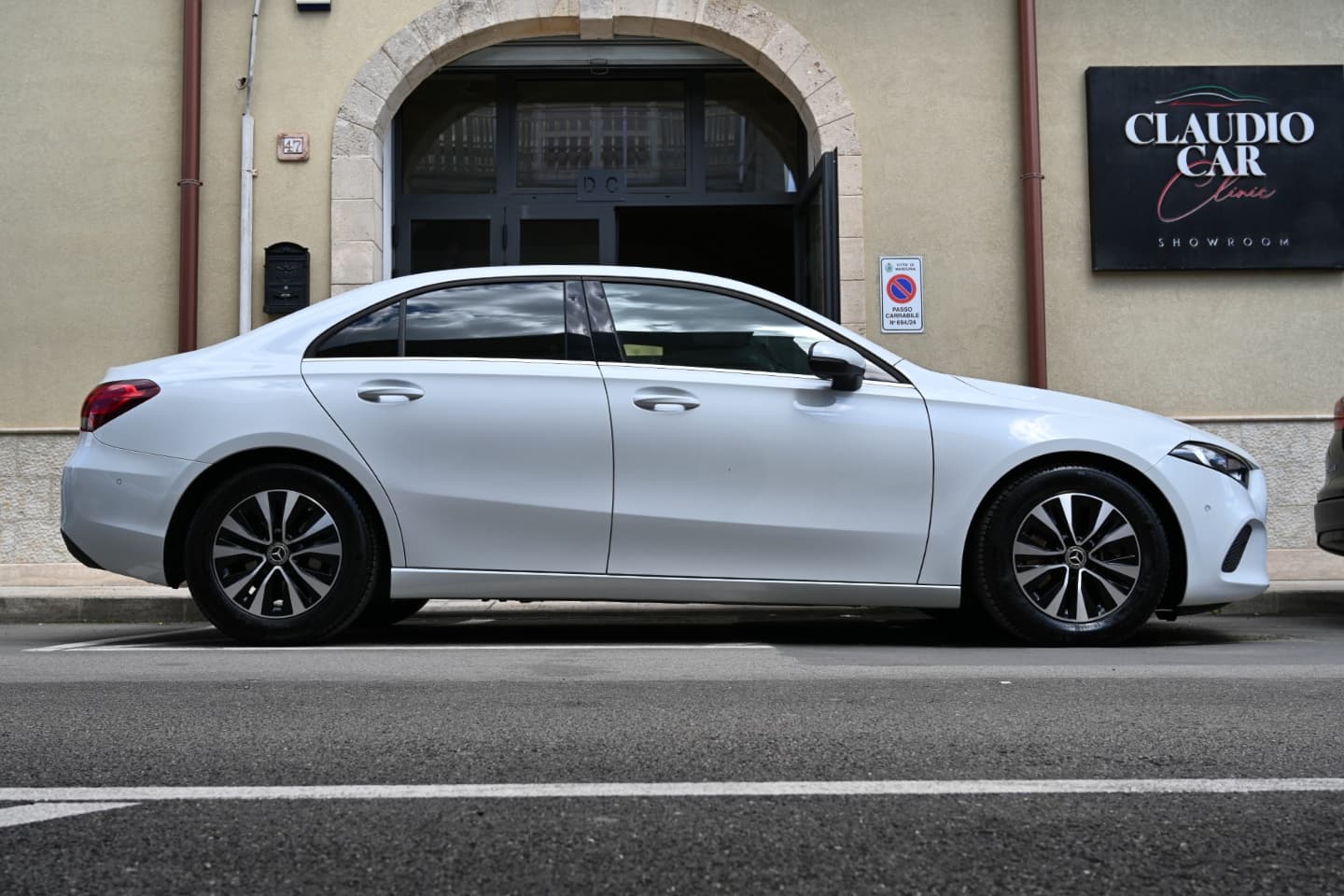 🚫𝗣𝗥𝗘𝗡𝗢𝗧𝗔𝗧𝗔🚫 𝐌𝐞𝐫𝐜𝐞𝐝𝐞𝐬-𝐛𝐞𝐧𝐳 𝐂𝐥𝐚𝐬𝐬𝐞 𝐀 Sedan