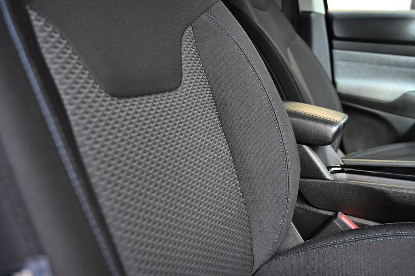 𝐉𝐄𝐄𝐏 𝐂𝐎𝐌𝐏𝐀𝐒𝐒 1.6 Business