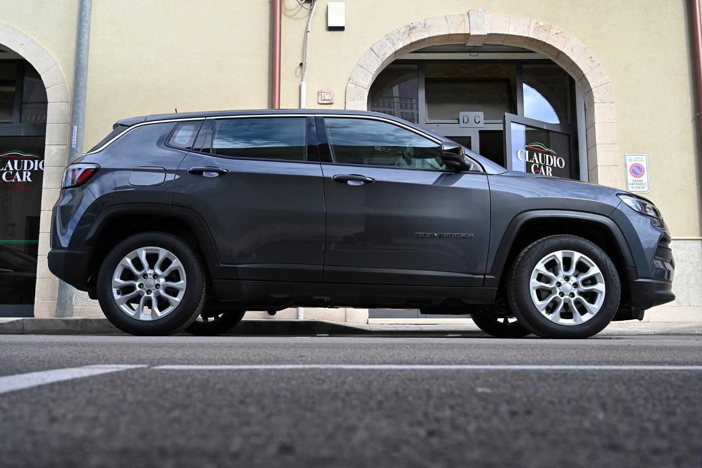 𝐉𝐄𝐄𝐏 𝐂𝐎𝐌𝐏𝐀𝐒𝐒 1.6 Business