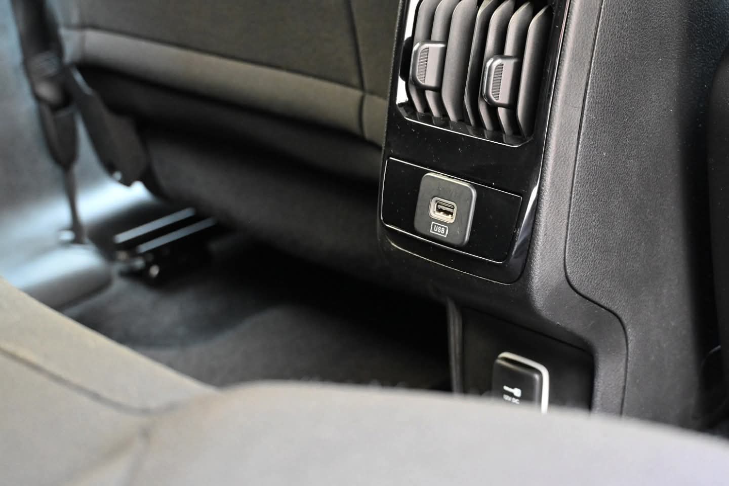 𝐉𝐄𝐄𝐏 𝐂𝐎𝐌𝐏𝐀𝐒𝐒 1.6 Business