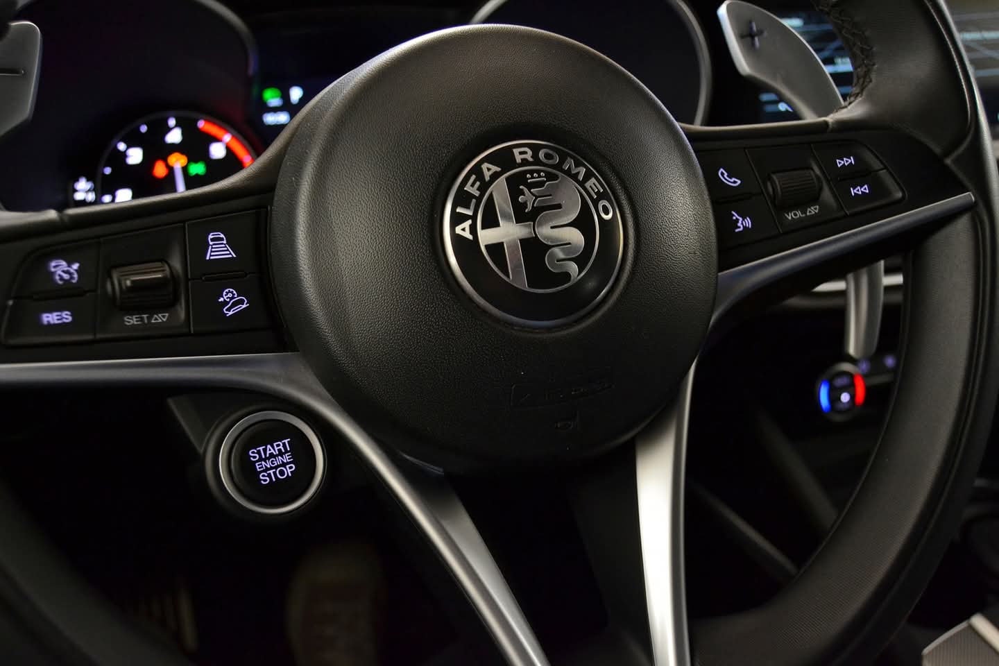 𝐀𝐥𝐟𝐚 𝐑𝐨𝐦𝐞𝐨 𝐒𝐓𝐄𝐋𝐕𝐈𝐎 210cv Q4